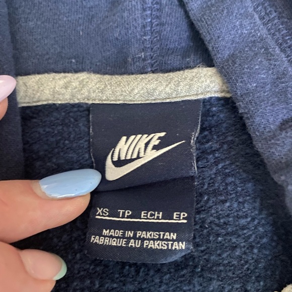 - Nike Zip Up - Picture 4 of 4